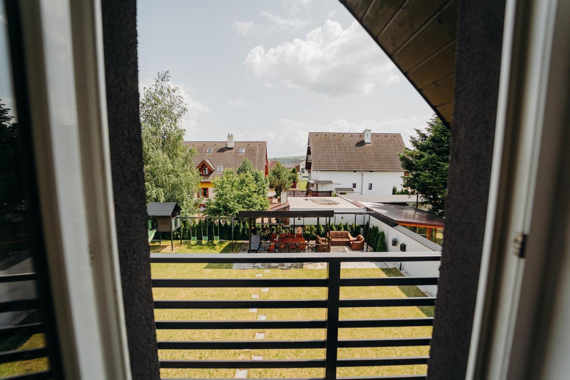 Alavia Residence ヴェルカー・ロムニツァ エクステリア 写真